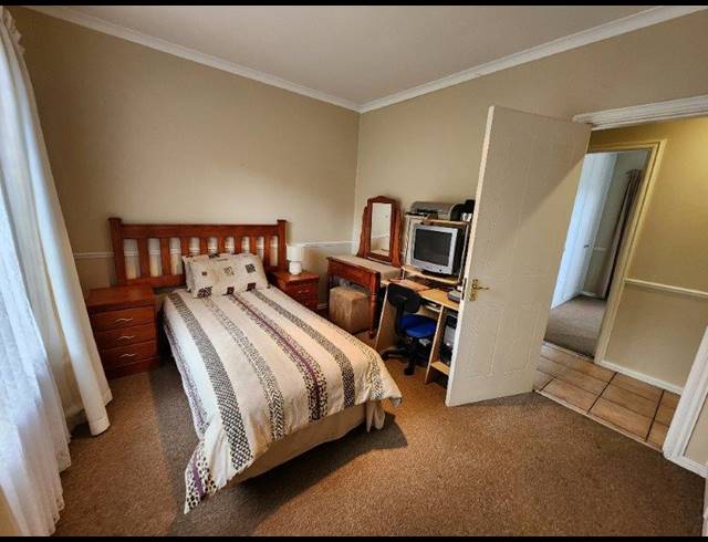 3 BEDROOM TOWNHOUSE FOR SALE IN MANORS